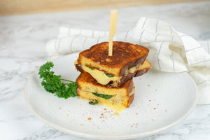 Low Carb Cheese-Sandwich mit Spinat