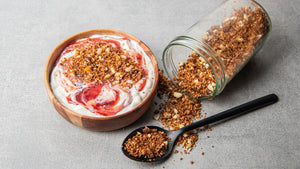 Low Carb Desser Topping mit STEINER's Low Carb Semmelbrösel