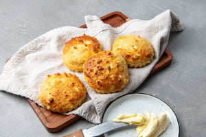 Low Carb Käsebrötchen aus STEINER´s Pfannkuchenmischung – eiweißreich, kohlenhydratarm und glutenfrei, perfekt für eine gesunde Ernährung