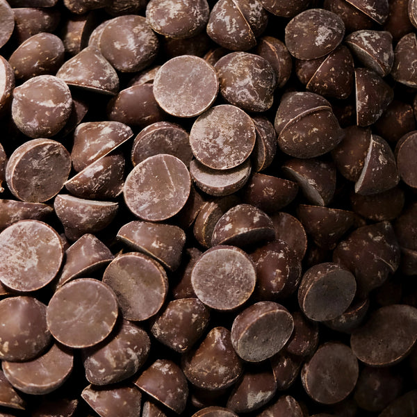 STEINER´s Zartbitter Schokodrops in Nahaufnahme.